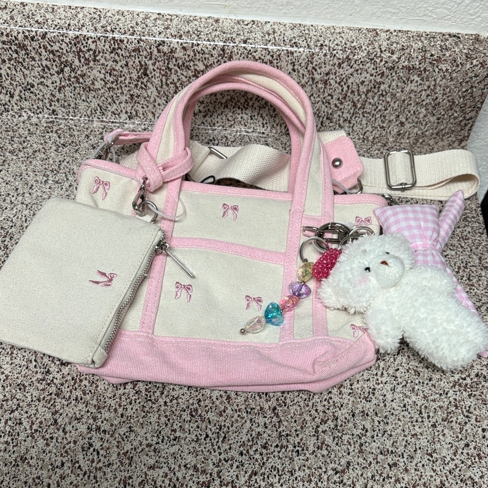 Viral pink bow bag